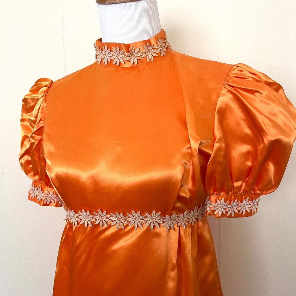 VTG Fall Cottagcore Gown - Picture 4 of 9
